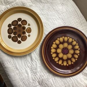 SET OF TWO VINTAGE ELECTRA CASUAL CERAM STONEWARE LARGE ROUND SERVING PLATTERS